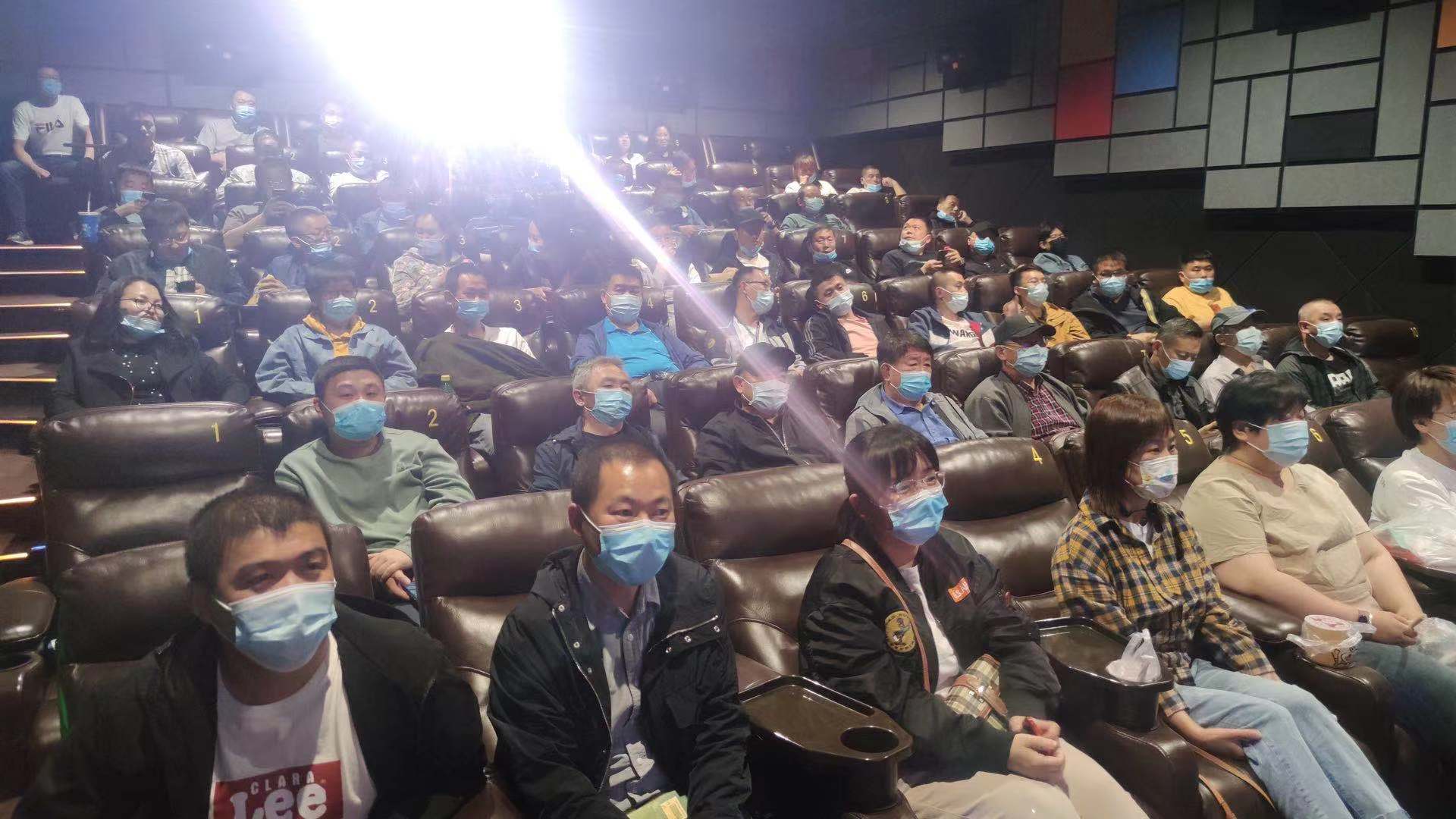 观看红色影片 忆百年党史 观看红色影片 忆百年党史